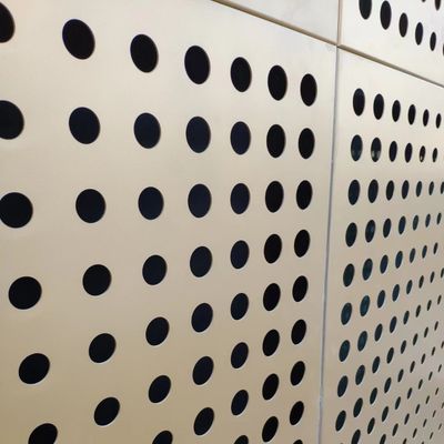 Tôles perforées galvanisées à trous ronds pour la décoration