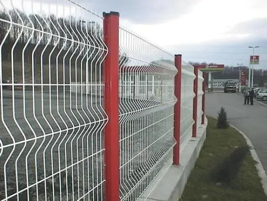 Clôture grillagée métallique 3D thermolaquée avec poteau carré rond