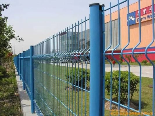 Clôture grillagée métallique 3D thermolaquée avec poteau carré rond