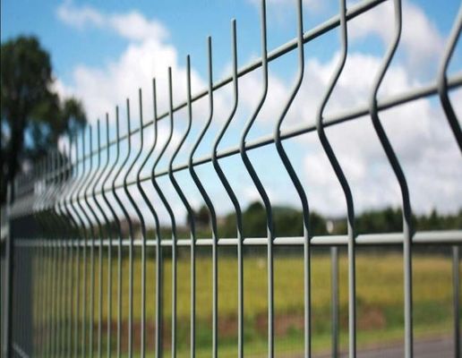Clôture grillagée métallique 3D thermolaquée avec poteau carré rond