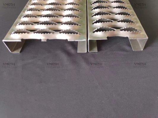 Échelles d'échelle en aluminium galvanisées antidérapantes épaisseur 2,5 mm