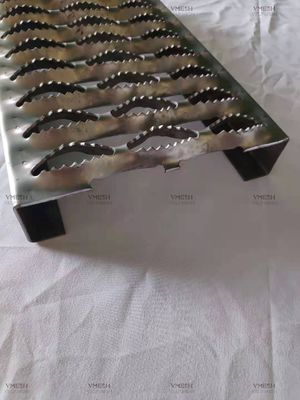 Grille à poignée galvanisée en acier diamanté pour chemins de marche industriels
