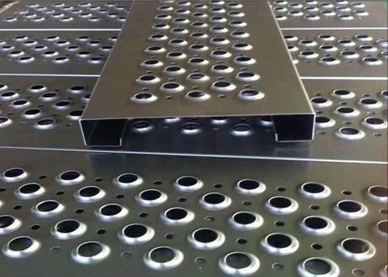 Galvanisée à chaud Perf O Grip Grating 2-4m en aluminium en acier inoxydable