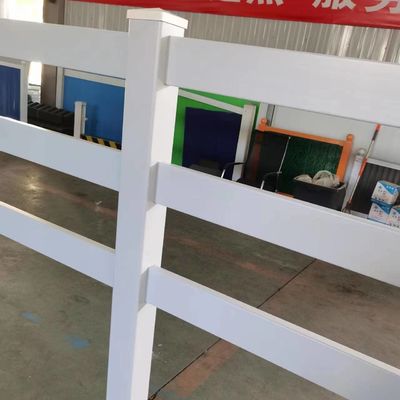 Clôture en vinyle de couleur blanche Clôture à cheval 3 rails Clôture à cheval en PVC