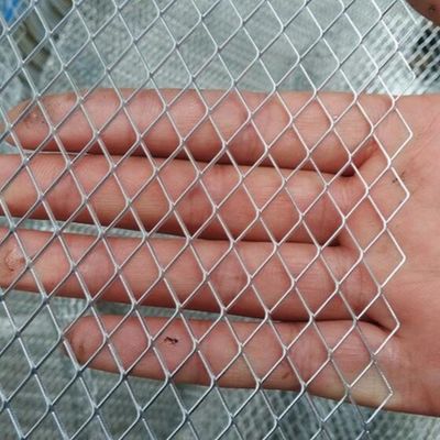 Maille déployée en aluminium à trous en losange pour systèmes de plafond