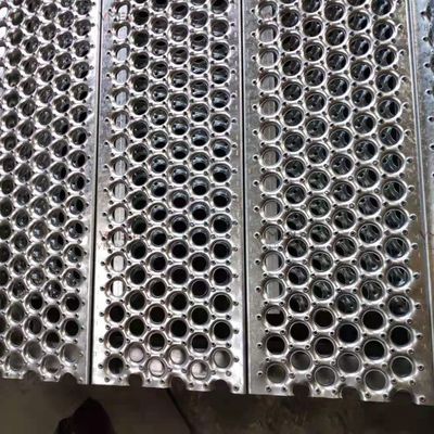 Grille de sécurité à trous ronds en aluminium pour les plates-formes de trottoir