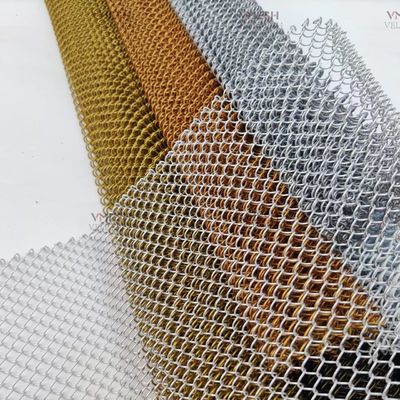 Rideau de séparation de la salle en treillis métalliques 6x6 mm revêtu de poudre
