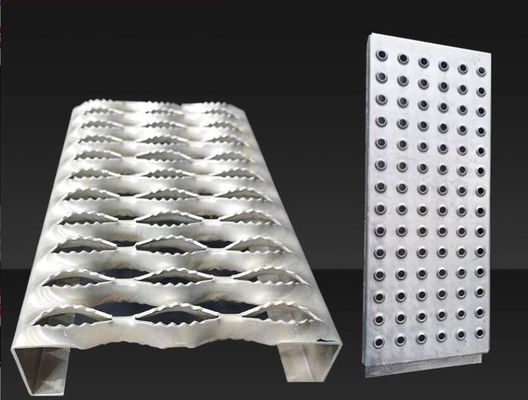 Panneaux de treillis métalliques galvanisés perforés pour passerelle de sécurité
