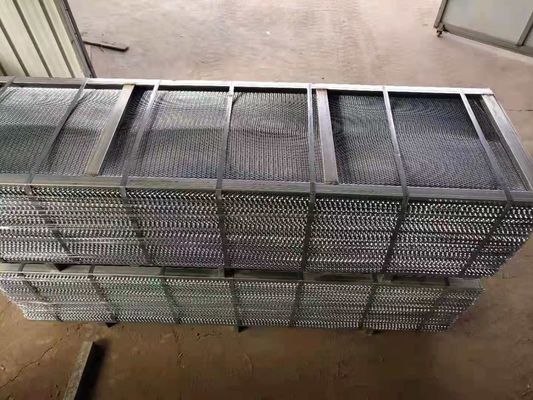 27" par 96" Diamant galvanisé Flat Rib Expanded Lath Mural en métal Plaster Mesh 2,5 lbs Stucco Mural Lath