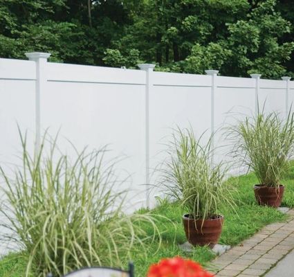 Facile d'installation PVC Plein de confidentialité Vinyl Yard Panel de clôture
