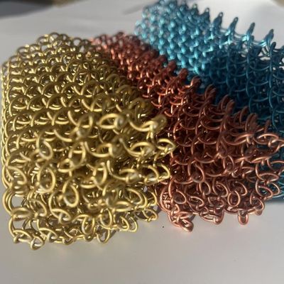 Couleur de surface en aluminium tissé en chaîne de liaison de rideau filet de fil