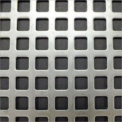 PVDF décoratif en aluminium carré trou perforé en maille métallique pour rideau mural