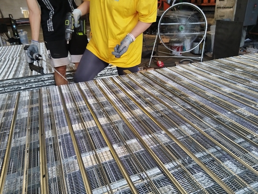 Coffrage en treillis nervuré galvanisé pour coulage de ciment 1,1 m x 3 m