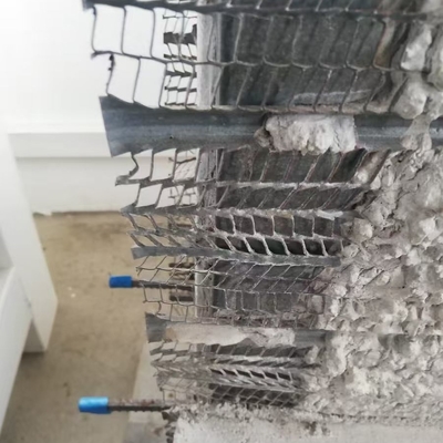 Maillage en acier galvanisé Hy Rib pour le coffrage en béton dans la construction de piscines en Afrique