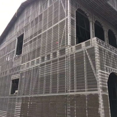 Coffrage permanent en treillis d'acier galvanisé pour joints de construction en béton