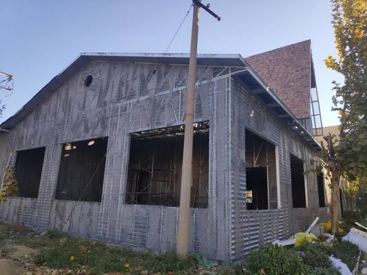 Lattis métallique déployé galvanisé en forme de V pour la construction de bâtiments en stuc, avec une taille de 2500*600mm et une distance entre les nervures de 100mm