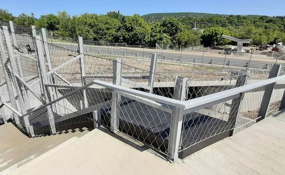 Filet de câble en acier inoxydable souple avec angles d'ouverture de maille de 60° et finition galvanisée polie pour la protection des bâtiments