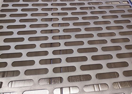 Panneaux métalliques perforés en aluminium sur mesure pour la décoration murale extérieure