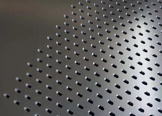 Panneaux en treillis métallique perforé personnalisés pour la filtration et la décoration