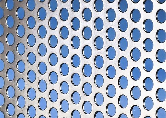 Conception personnalisée en acier inoxydable trou rond trou hexagonal feuille perforée pour boîte à haut-parleurs