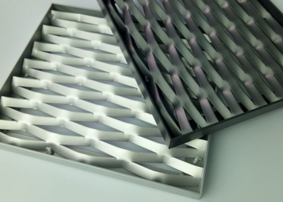 Barrière de sécurité augmentée par matériel adapté aux besoins du client de maille en métal en métal de HDG pour la protection d'équipement de machines