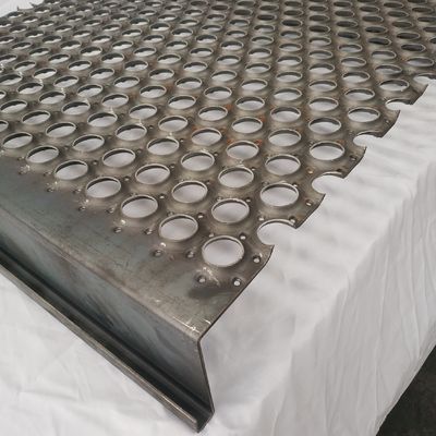 Planches perforées de sécurité en acier au carbone Perf O Grip 3mm