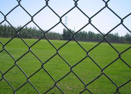 25*25mm provisoires 50*50mm Mesh Galvanized Chain Link Fence pour des sports ont classé