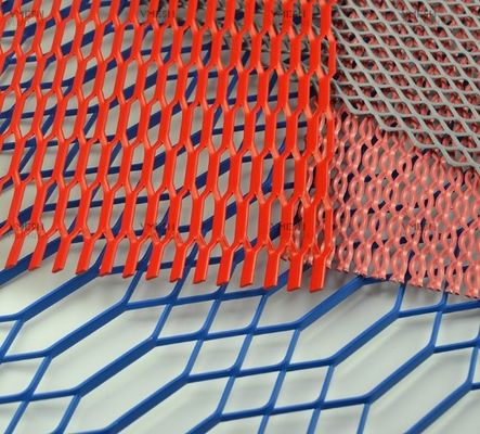 Le métal augmenté en aluminium décoratif de mur extérieur de PVDF a adapté aux besoins du client