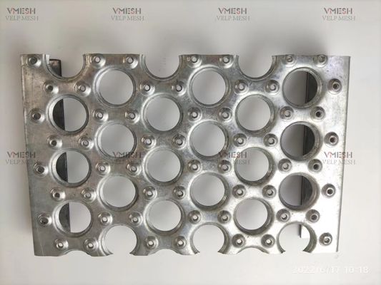 Grille résistante de sécurité de trou de glissement 3.5mm rond en aluminium non pour des bandes de roulement d'escalier