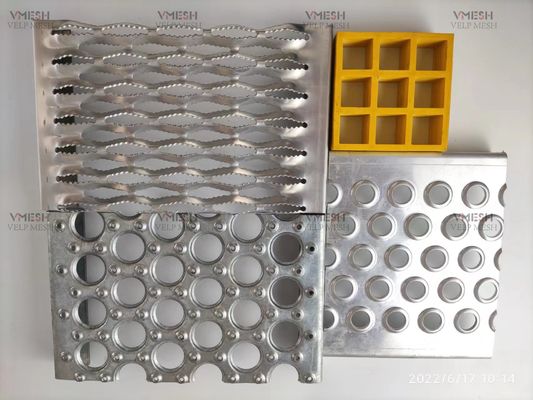 Grille en aluminium adaptée aux besoins du client en métal de conception moderne pour l'escalier