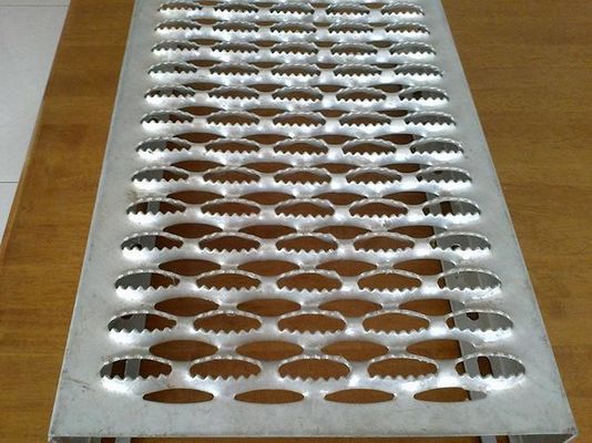 dérapage de grille de sécurité de 2-5m Diamond Walkway Channel Grip Span anti