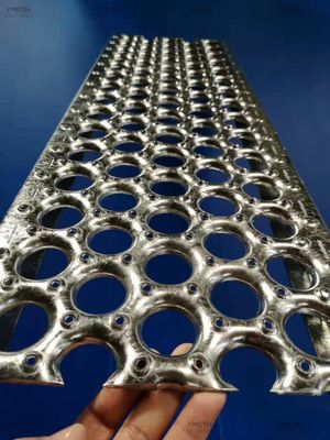 L'immersion chaude a galvanisé 5 trous autour de largeur de la grille 300mm de poignée de la perforation O de la Manche