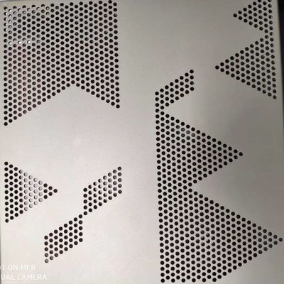 Tôle en aluminium perforée adaptée aux besoins du client pour l'extérieur de construction