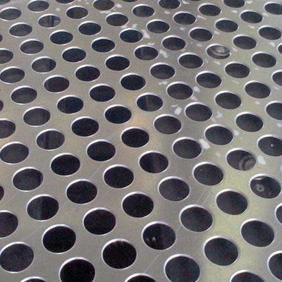Le feuillard 304 316 perforé en aluminium rond d'acier inoxydable de trou saupoudrent enduit