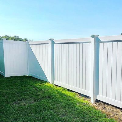 Résistance aux intempéries Vinyle PVC naturel Privé en plastique Clôture pour jardin et maison