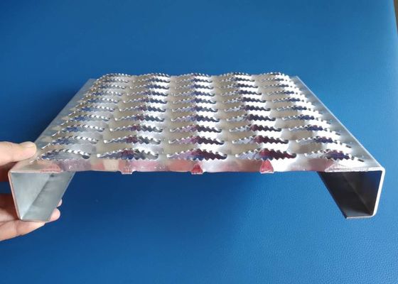 Des grilles de sécurité de 2,0 mm, 2,5 mm, trou en diamant, poignée en aluminium, support de marche