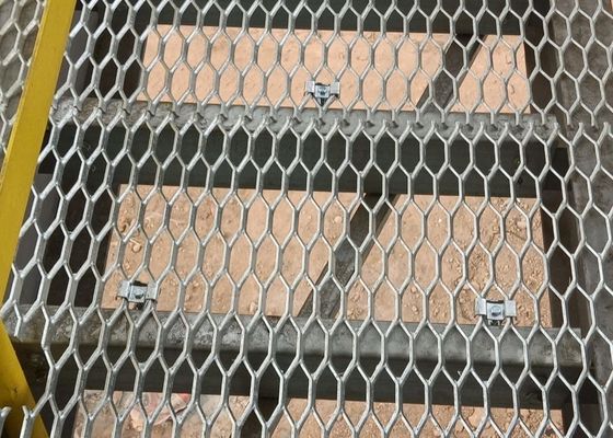 la norme de 4.5mm a galvanisé le feuillard augmenté en acier pour la plate-forme
