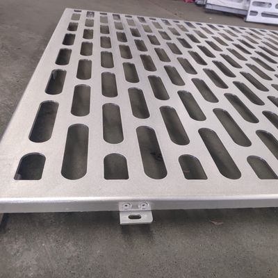 Panneaux de treillis métalliques perforés à fente creusée