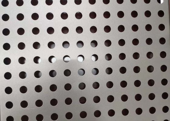 Feuillard perforé décoratif du trou Ss304 rond en aluminium 4x8