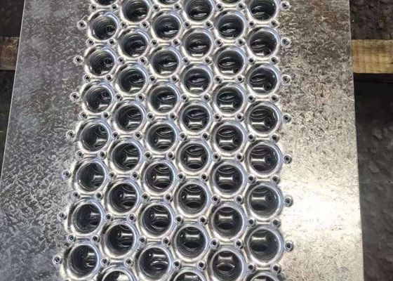 grille 3.5mm en aluminium de passage couvert de 3.0mm pour glissement solaire de dessus de toit l'anti