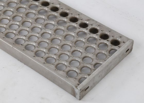 Grille en acier de passage couvert de sécurité avec 2 nez à être toit fermé