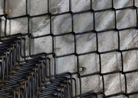 Le PVC a enduit le champ galvanisé noir de Diamond Shape Wire Mesh Sports de barrière de maillon de chaîne