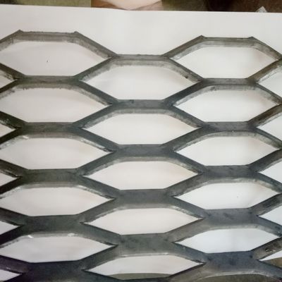 Le fer résistant 4x8 a soulevé le métal augmenté Mesh Catwalk Steel Gratings